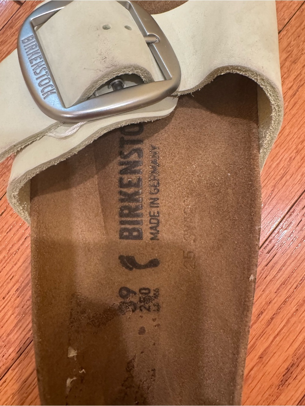 Birkenstock Women’s Cream Single-Strap Sandals with Large Buckle - Picture 4 of 12